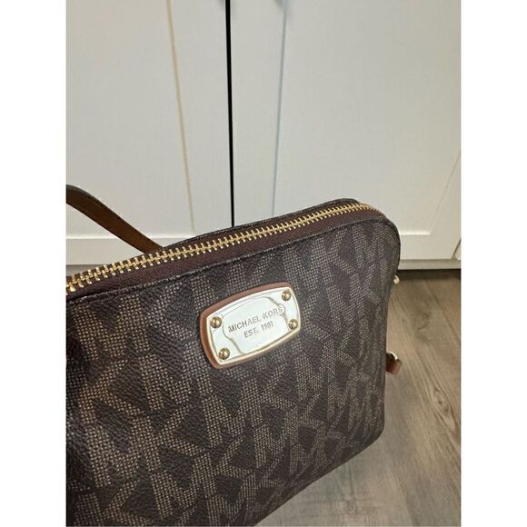 Michael Kors Brown Signature Canvas & Leather Crossbody Shoulder Bag - Picture 7 of 11
